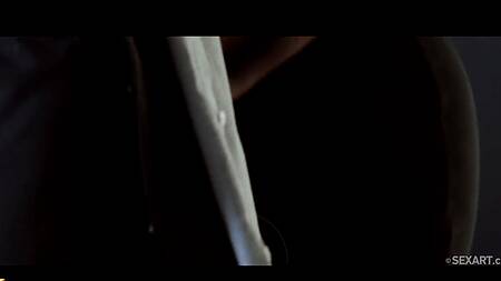 Парень на работе наслаждается сексом с жаркой коллегой