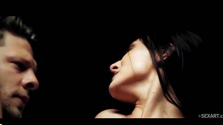 Босс вечером занимается нежным сексом с работницей