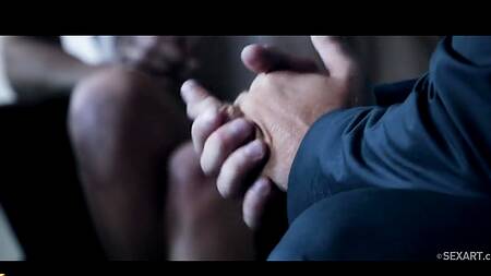 Босс вечером занимается нежным сексом с работницей