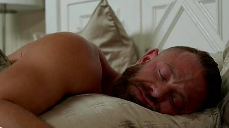 Мужу нравится смотреть как белокурая жена ебется с другим