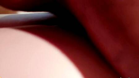 Милая девушка впервые пробует межрасовый секс