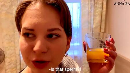 Русский пацан напоил спермой симпатичную молодую девчонку