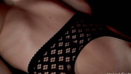 Сексапильная девица судорожно кончает на большом члене мужика