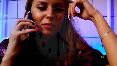 Русский самец вылизал между ножек молодой красавице