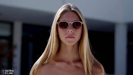 Русский парень присунул в анал стройной подруге Krystal Boyd