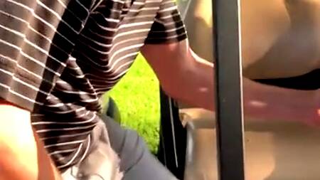 Любительское порно в публичном месте с грудастой блондинкой