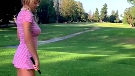 Любительское порно в публичном месте с грудастой блондинкой