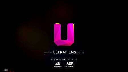 Красиво трахнул и смачно кончил в ротик привлекательной молодухе