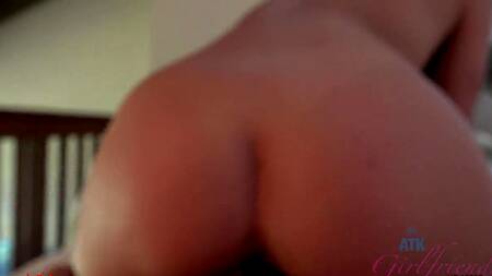 Утренний анальный секс от первого лица с роскошной Emily Willis