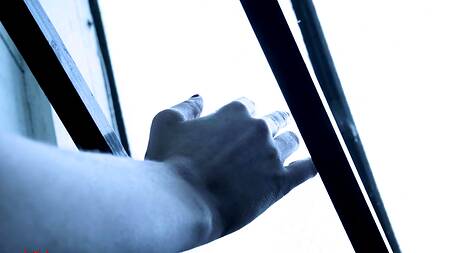 Пошлые врачи оприходовали в психушке сексапильную пациентку