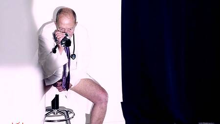 Пошлые врачи оприходовали в психушке сексапильную пациентку