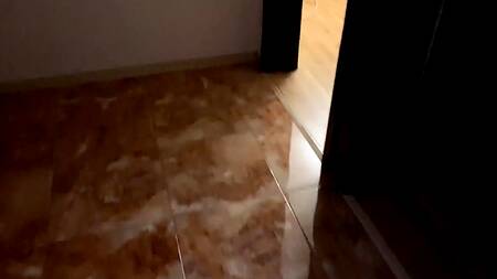 Круглозадая сучка извивается на крепком боле бойфренда