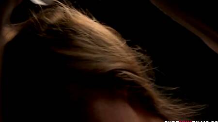 Вылизал красотке пизду, а после выебал до судорожного оргазма