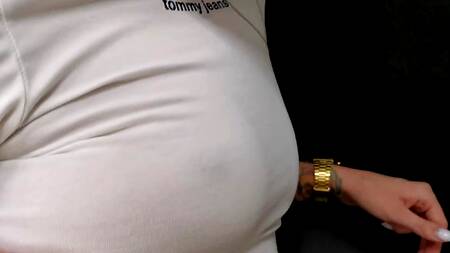 Жаркий секс крупным планом в тату салоне с горячей девушкой