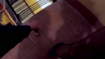 Мы ещё даже не познакомились, а она уже трахнула меня в подъезде  Модель:Amanita Tomato  Категория: русское