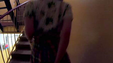 Мы ещё даже не познакомились, а она уже трахнула меня в подъезде  Модель:Amanita Tomato  Категория: русское