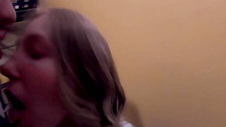 Мы ещё даже не познакомились, а она уже трахнула меня в подъезде  Модель:Amanita Tomato  Категория: русское