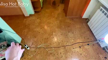 Пацан растягивает анал худенькой русской проститутке