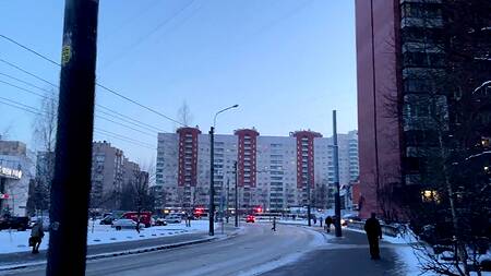 Русский чувак пялит толстую девку на глазах ее подруги