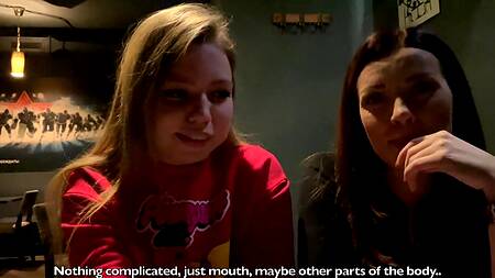 Русский чувак пялит толстую девку на глазах ее подруги