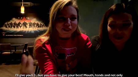 Русский чувак пялит толстую девку на глазах ее подруги