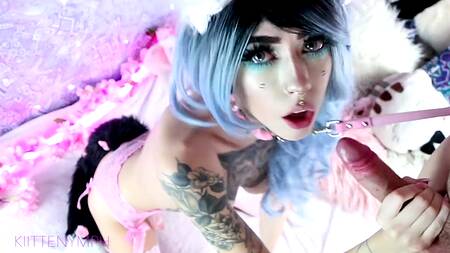 Няшная аниме фанатка подставила жопу и осталась довольна