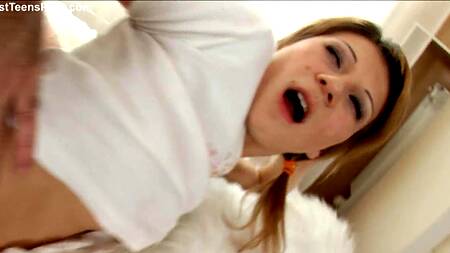 Приятный анальный секс с хорошенькой русской девахой Кирой