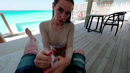 Жаркий секс на курорте с очаровательной Luxury Girl от первого лица