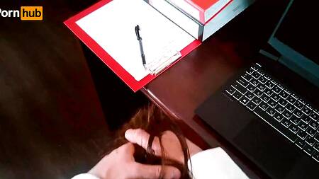 Начальник пялит раком секретаршу в сексуальных колготках