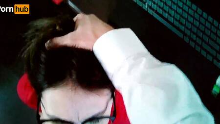 Начальник пялит раком секретаршу в сексуальных колготках