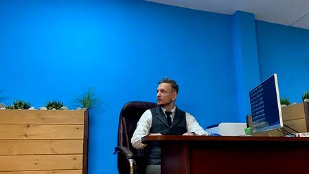 Сексапильная секретарша отдалась боссу на рабочем столе