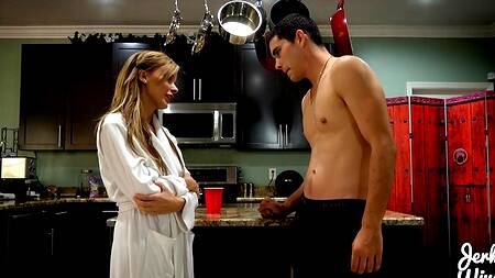 Стройная блонда дрочит и нежно сосет член счастливому пареньку