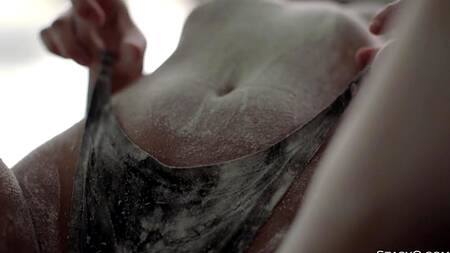 Фантастическая эротика с грудастой загорелой блондинкой