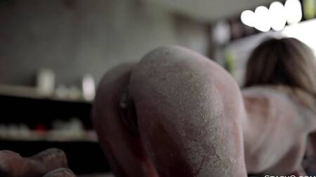 Фантастическая эротика с грудастой загорелой блондинкой