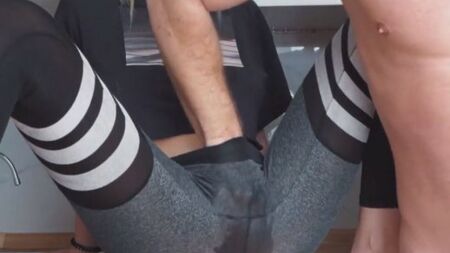 Сисястая блондинка сквиртанула от действий опытного любовника