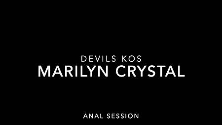 Это не первый анал в её жизни - слишком раздолбанная у неё дырка  Модель:Marilyn Crystal Автор:Devils Kos  Категория: русское
