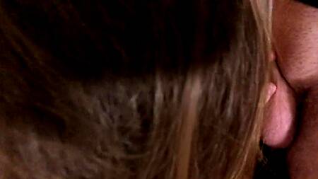 Обкончал всю задницу наклонившейся раком русской красотке