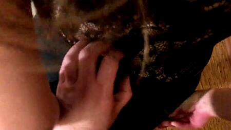 Обкончал всю задницу наклонившейся раком русской красотке