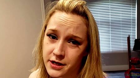 Парень сводит с ума блондинку с волосатой  розовой киской