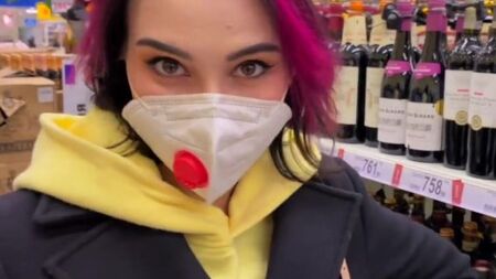 Запикапил и трахнул в примерочной сексуальную длинноногую нимфу