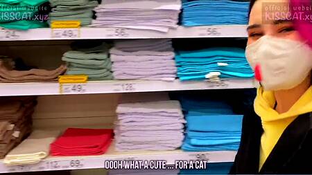 Запикапил и трахнул в примерочной сексуальную длинноногую нимфу