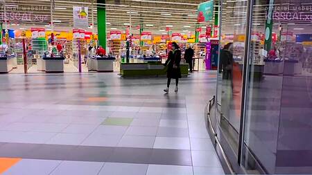 Запикапил и трахнул в примерочной сексуальную длинноногую нимфу