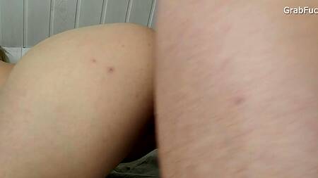 Русская молодуха стонет на всю комнату от действий активного пихаря