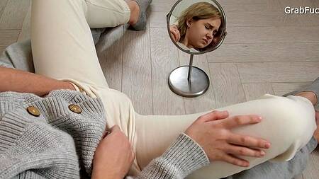 Русская молодуха стонет на всю комнату от действий активного пихаря