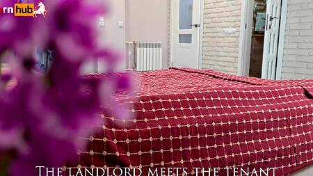 Русская краля дала себя отодрать в рот и пизду за скидку на жилье