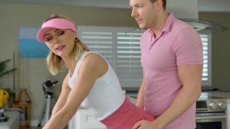 Кончил на киску миниатюрной девушке гольфистке с небольшими сиськами