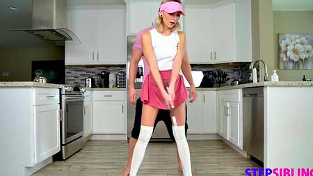 Кончил на киску миниатюрной девушке гольфистке с небольшими сиськами