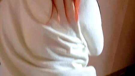 Русский ухажер раскрутил рыжую молодуху на секс в подъезде