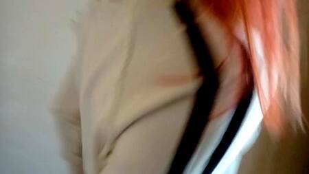 Русский ухажер раскрутил рыжую молодуху на секс в подъезде