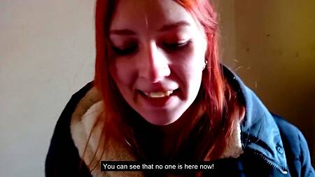 Русский ухажер раскрутил рыжую молодуху на секс в подъезде